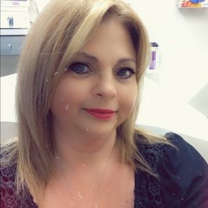 Meet your Posher, Dana